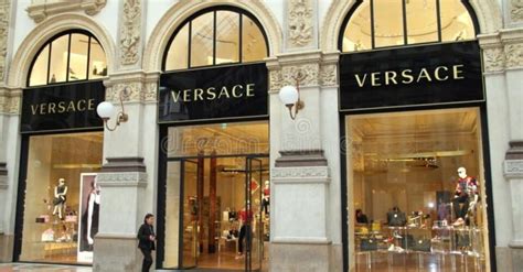 versace boycott or not|versace israel vs palestine.